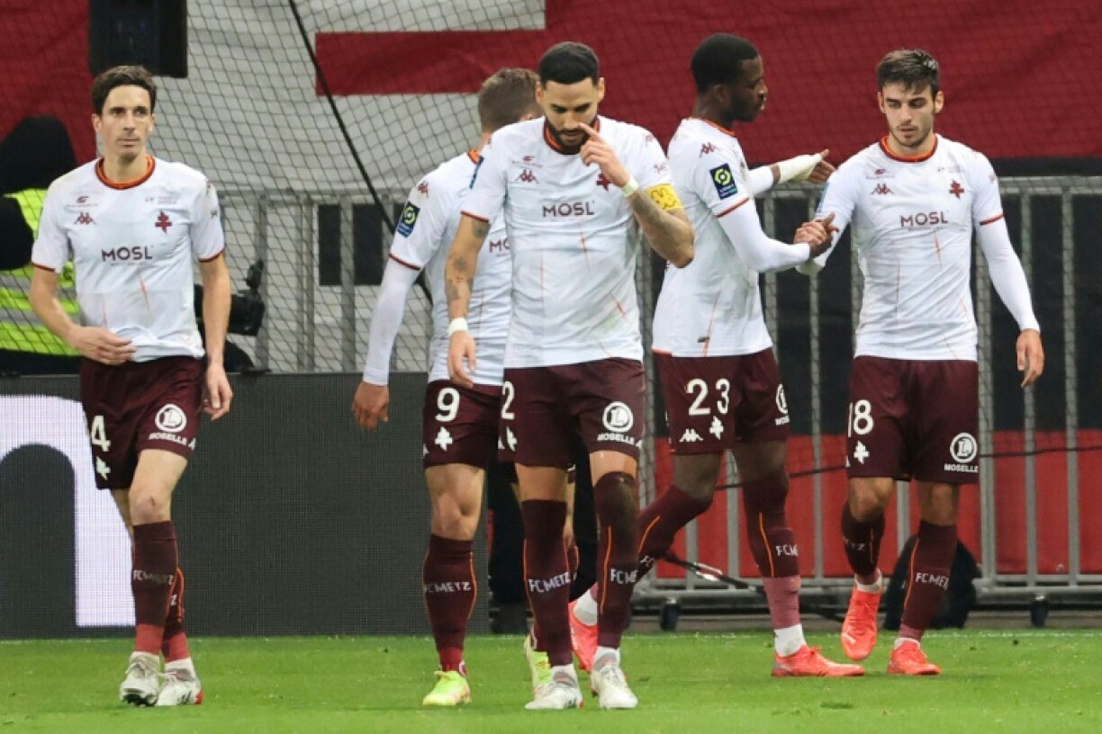 Le Messin Fabien Centonze (d) vient de marquer sur le terrain de Nice, le 27 novembre 2021