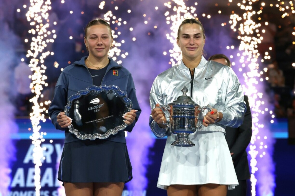 Amanda Anisimova (L) finished runner-up for the second Grand Slam in a row at the US Open