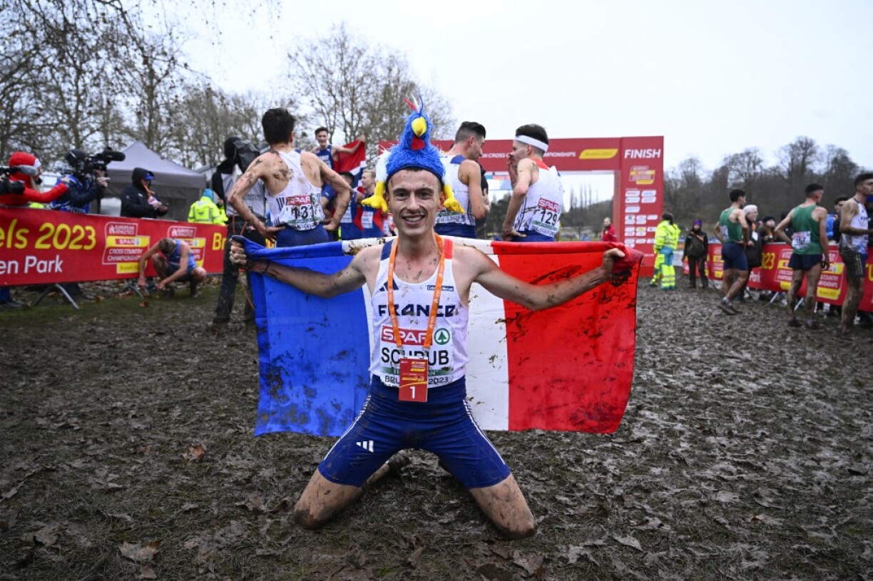 Yann Schrub lors de sa victoire aux championnats d'Europe de cross country en décembre 2023 en Belgique.
