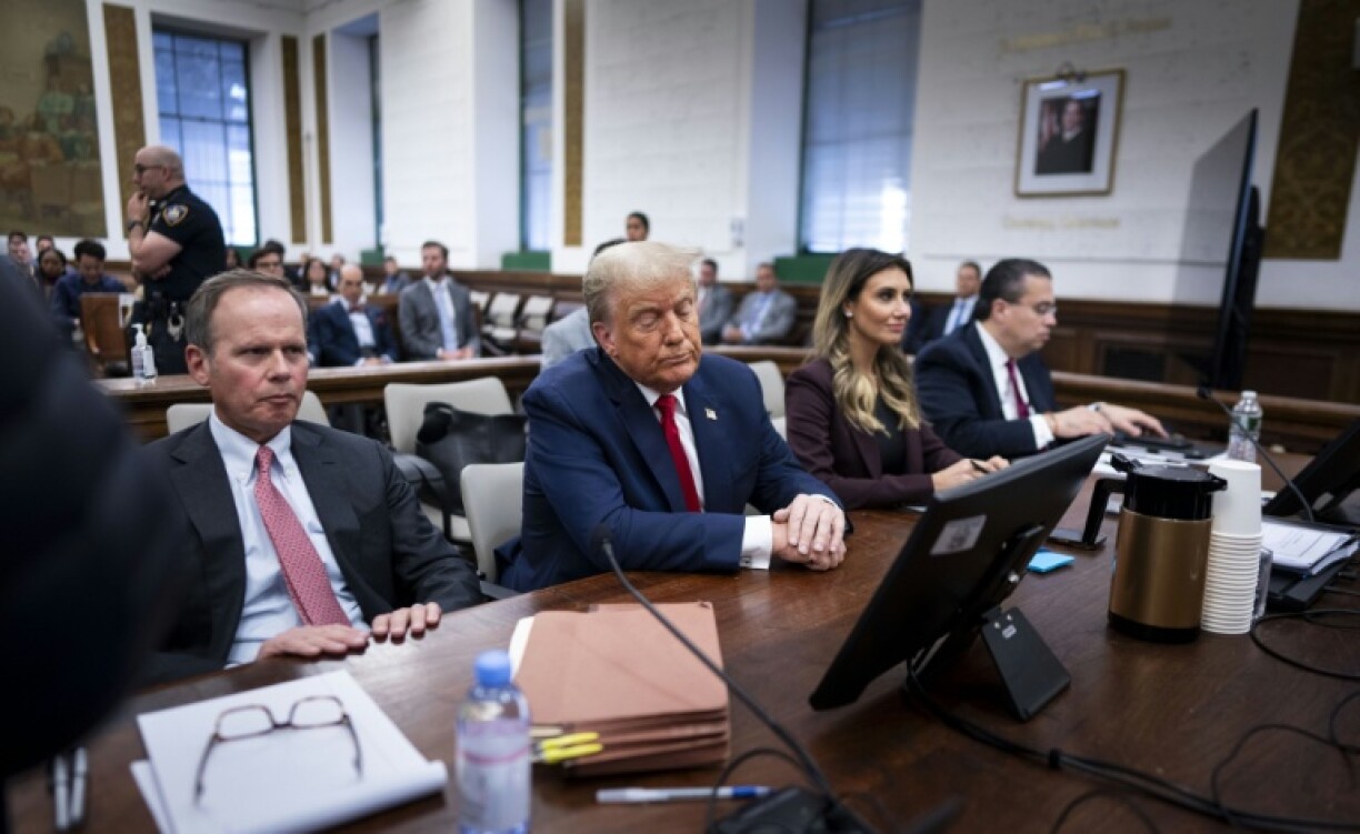 Dem Trump viru Geriicht zu New York