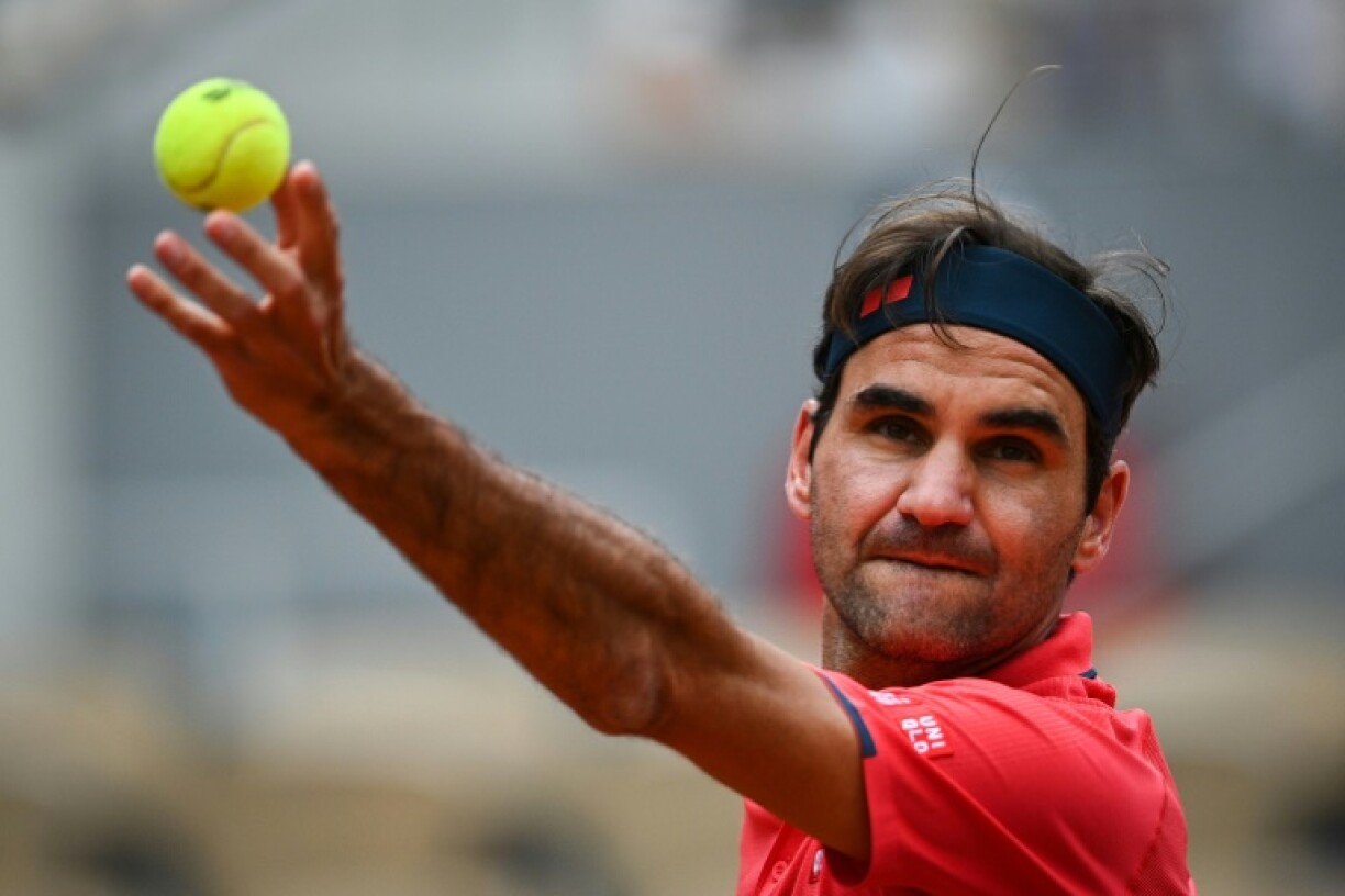 Le Suisse Roger Federer face au Croate Marin Cilic au 2e tour du tournoi de Roland-Garros, le 3 juin 2021