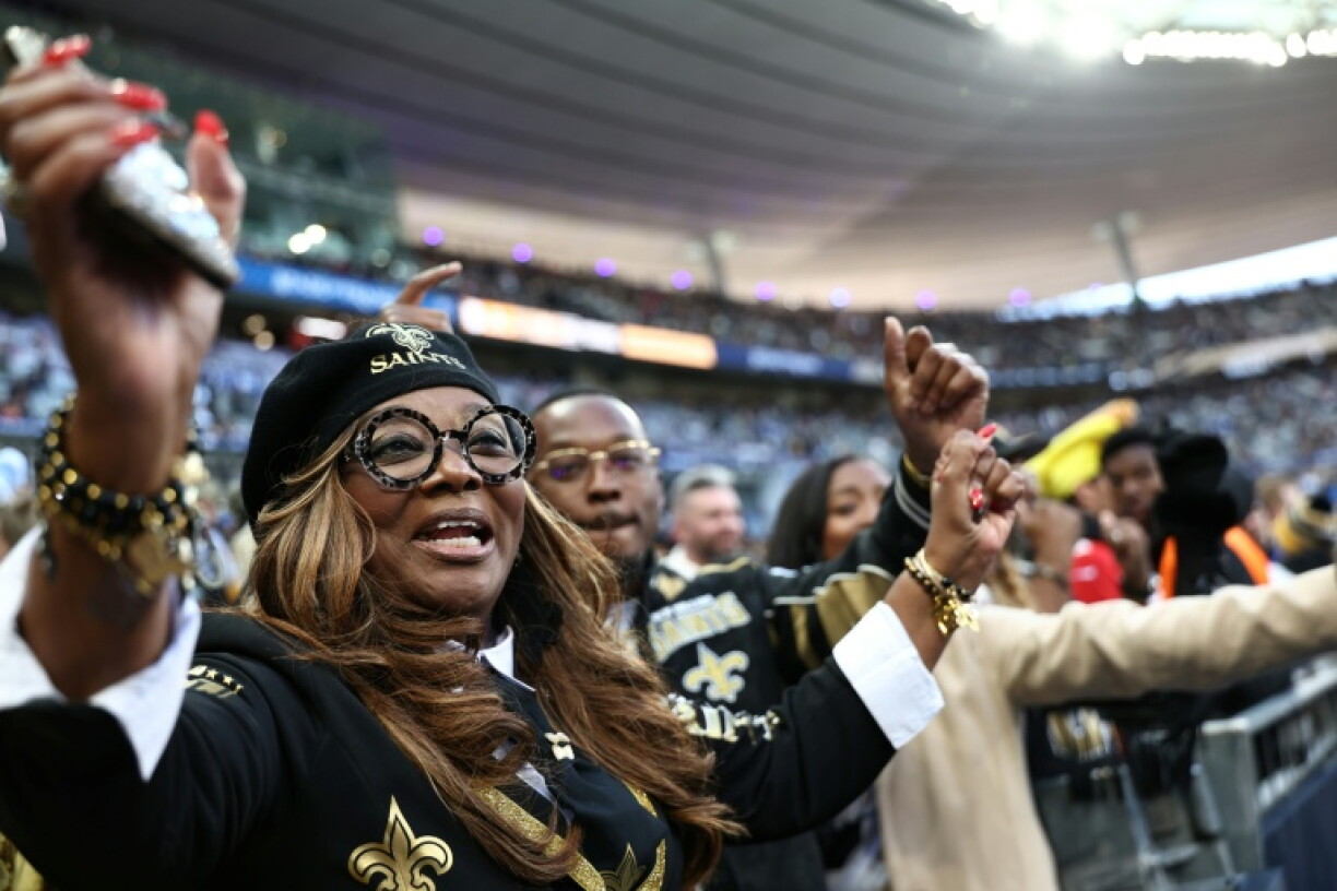 New Orleans Saints supporters cheer prior to the NFL Paris Game