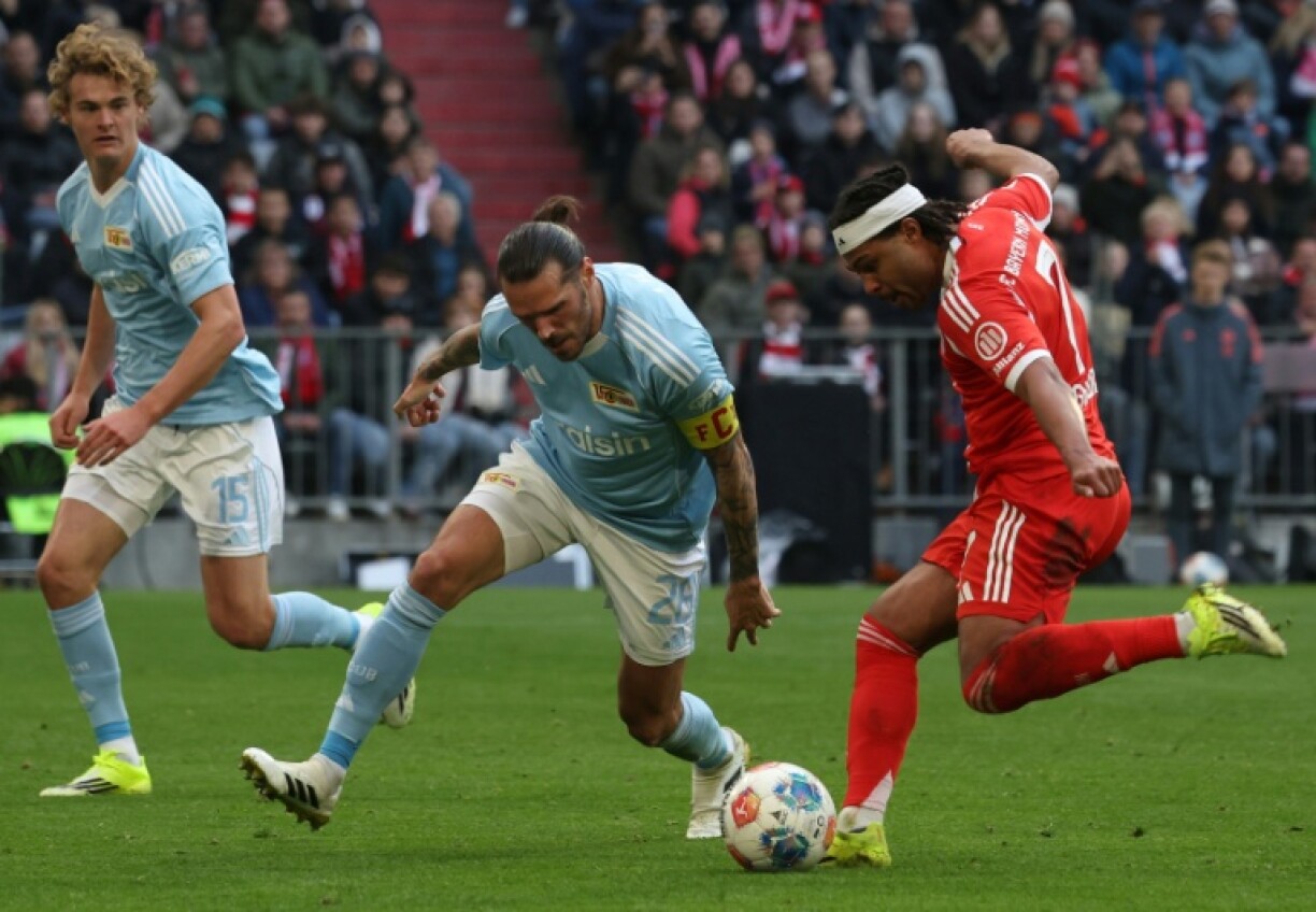 Serge Gnabry (D) double buteur lors de la victoire 4-0 contre l'Union Berlin, le 21 mars 2026 à Munich