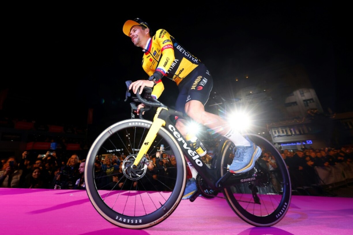 Le Slovène Primoz Roglic durant la présentation des équipes engagées dans le Giro 2023 le 4 mai 2023 à Pescara