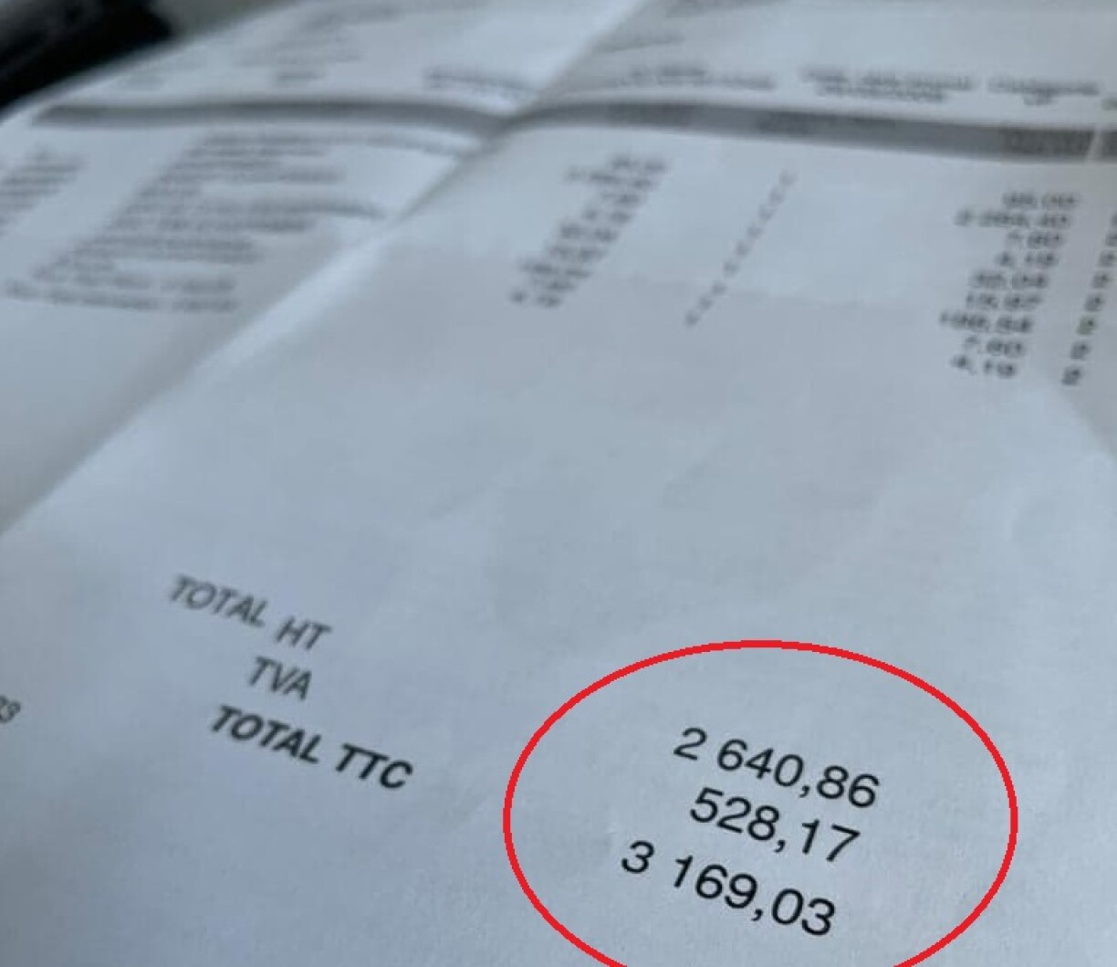 Réparer un pot catalytique coûte très cher, comme l'atteste cette facture que Toyota a présenté à Thierry.