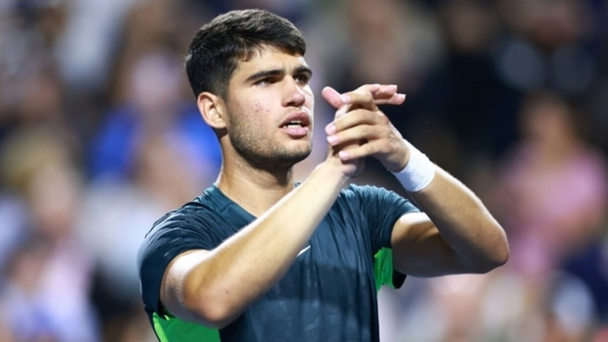 Le N.1 mondial espagnol Carlos Alcaraz après sa victoire en huitième de finale du Masters 1000 de Toronto contre le Polonais Hubert Hurkacz, le 10 août 2023