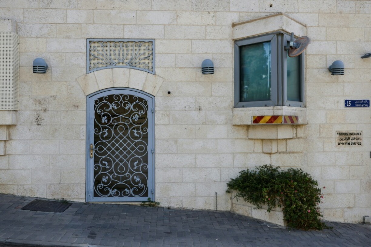 On September 8, Saar ordered the British consulate to close