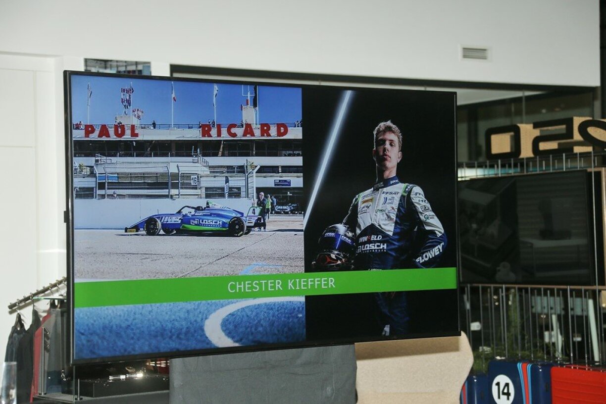 An der franséischer Formel 4 ass et dem Chester Kieffer am Ufank vun der Saison direkt gelonge ganz uewen um Podium ze stoen.