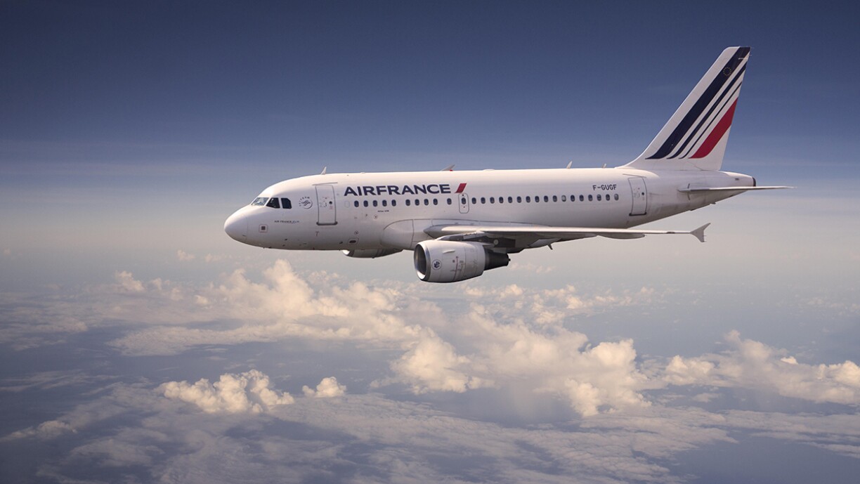 Altercation dans le cockpit: deux pilotes d'Air France s'empoignent par le col juste après le décollage