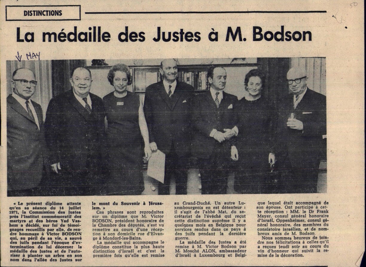 This newspaper clipping from 1971 shows the occasion on which Bodson (centre) received a diploma from Yad Vashem during a reception held at his house on rue d’Elvange in Mondorf-les-Bains.