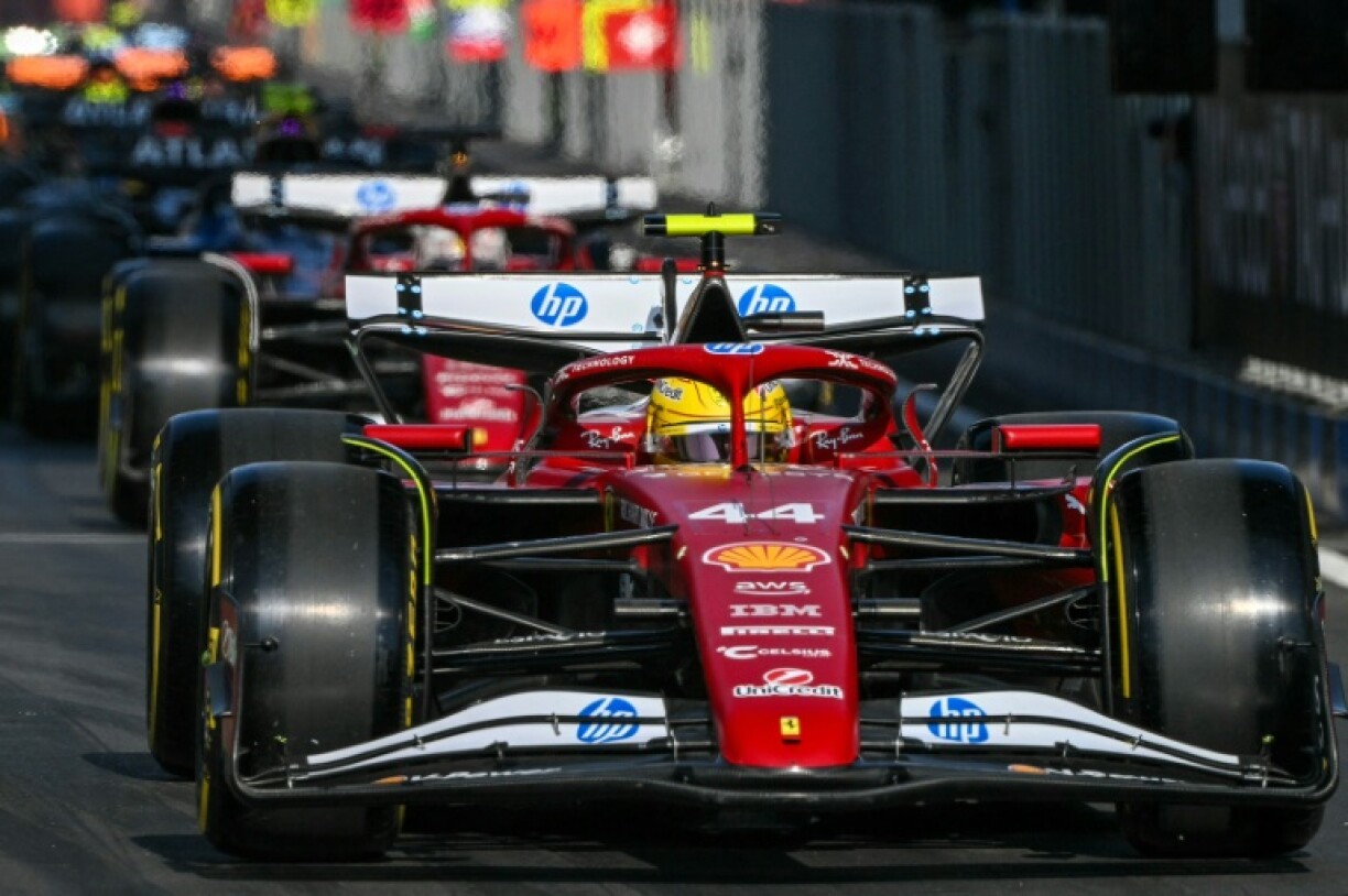 Le pilote Ferrari Lewis Hamilton, au volant de sa monoplace pendant les qualifications de la course sprint du Grand Prix de Chine, le 21 mars 2025