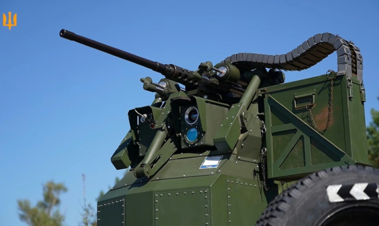 Die ukrainische Luftwaffe hat die Nutzung von mit KI arbeitenden Luftabwehrgeschützen bekanntgegeben. Um auf russische Angriffe mit düsenbetriebenen Drohnen zu reagieren, würden nun "robotische Geschütze auf Brücken installiert".