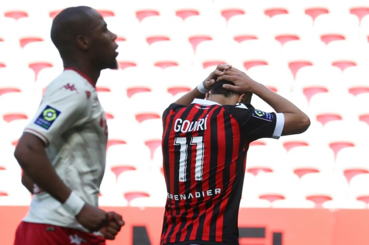 L'attaquant niçois Amine Gouiri vient de manquer un penalty décisif contre l'AS Monaco lors du derby azuréen disputé à l'Allianz Riviera, le 19 septembre 2021