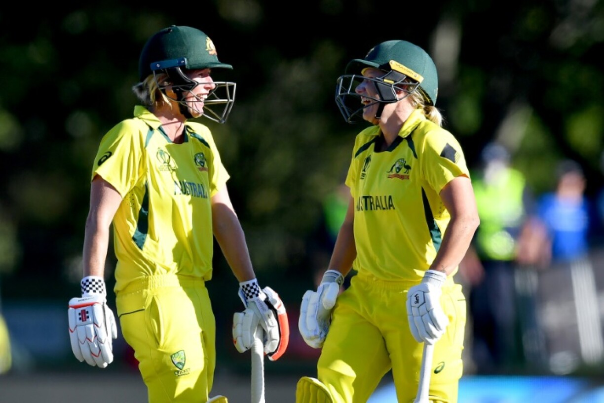 Alyssa Healy (R) and Beth Mooney (L) will be key players for Australia at the Women's World Cup