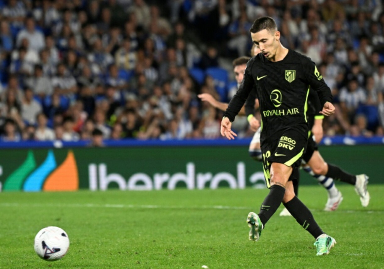 Alejandro Grimaldo inscrit sur penalty le premier but de l'Atlético Madrid contre la Real Sociadad en Liga le 13 septembre 2026 à Saint-Sébastien