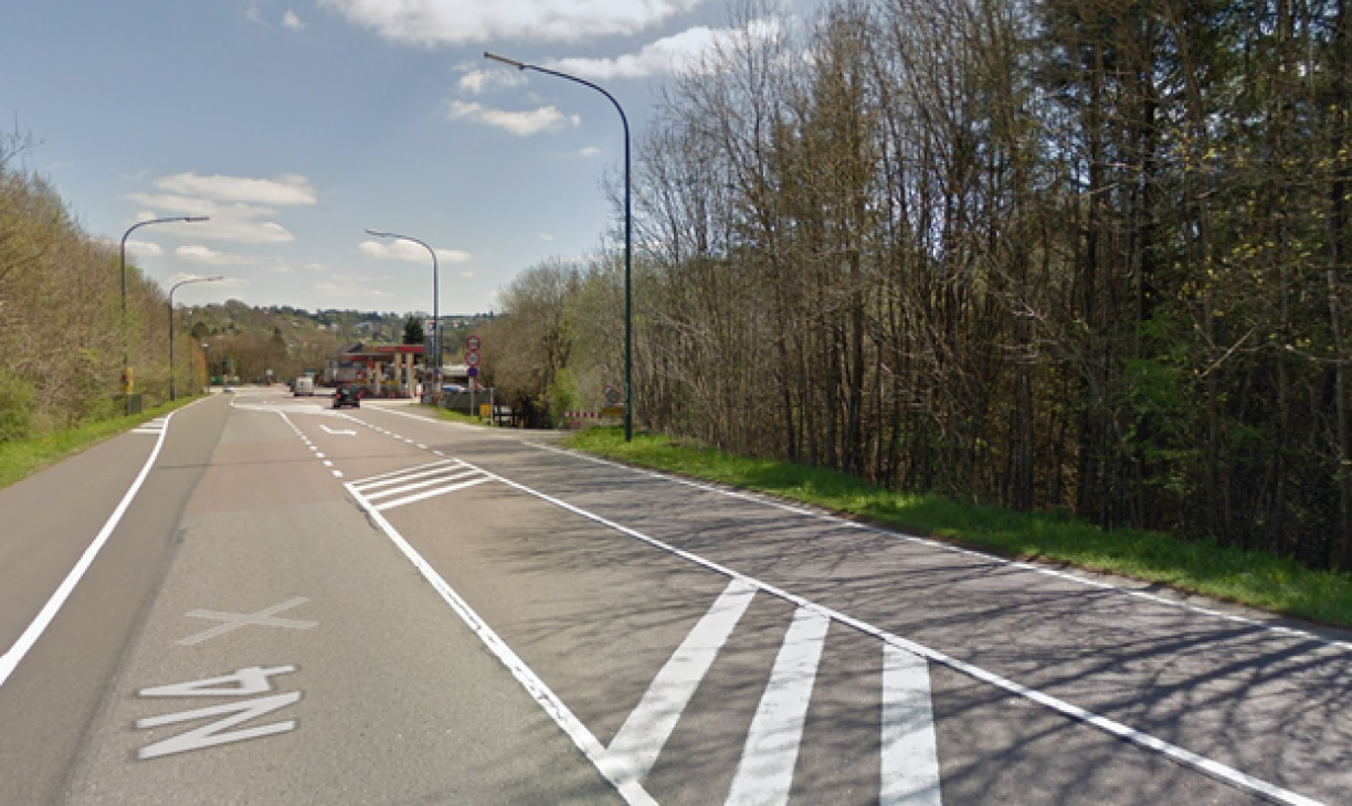 L'accident est survenu à la sortie de la commune frontalière. Une zone fréquemment accidentogène.