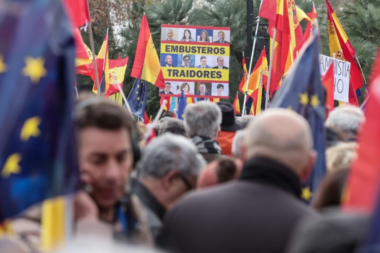 Manifestation contre le projet d'amnistie des indépendantistes catalans poursuivis pour la tentative avortée de sécession de 2017, le 3 décembre 2023 à Madrid