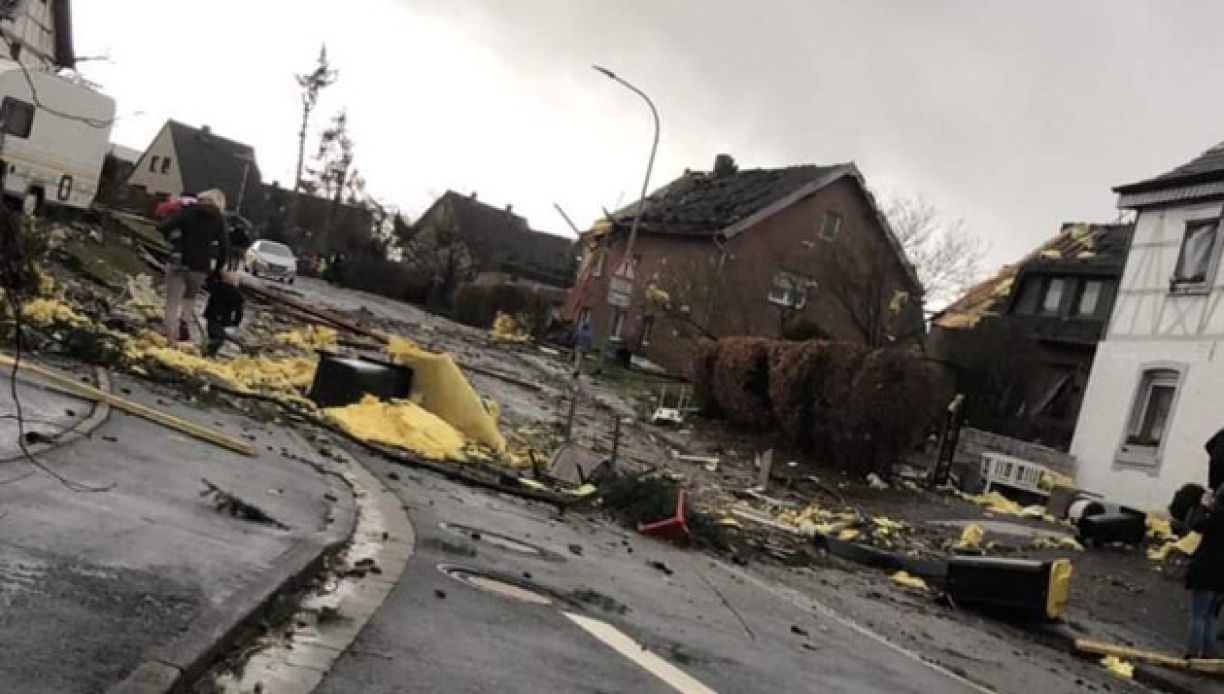 D'après l'Avenir, un chasseur de tornades hollandais était sur place lorsque le phénomène s'est produit.