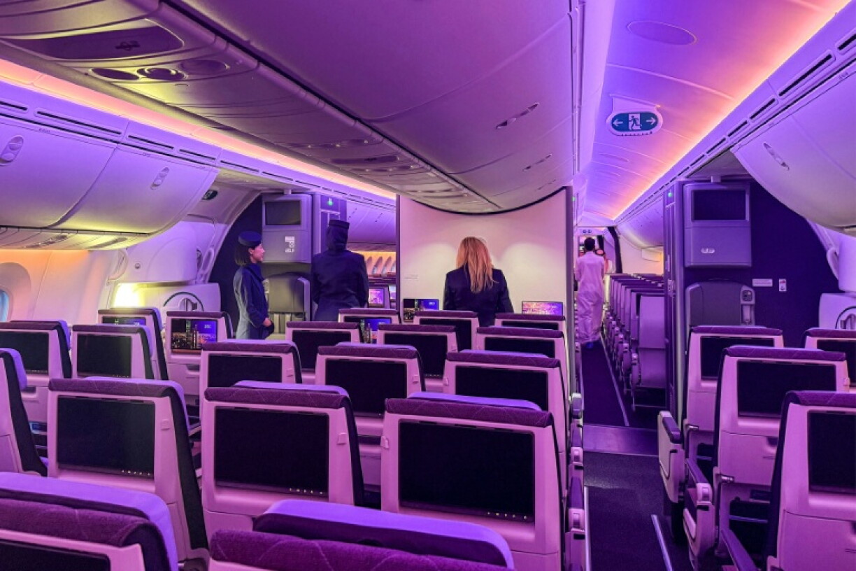 L'intérieur d'un Boeing 787-9 Dreamliner de la compagnie Riyadh Air à l'aéroport international de Riyad le 7 juin 2026