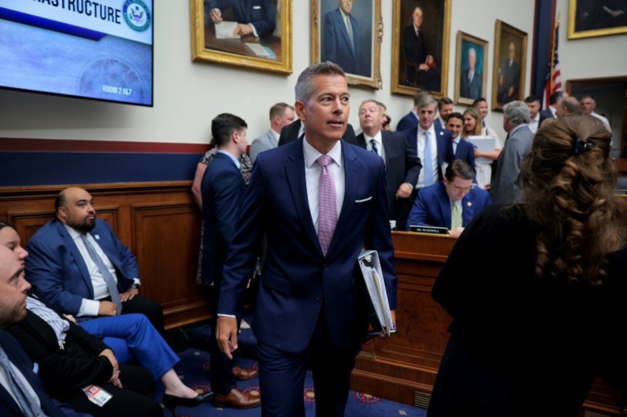 US Secretary of Transportation Sean Duffy has warned that the government shutdown could cause delays at airports