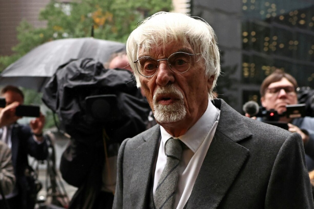L'ancien patron de la Formule 1, Bernie Ecclestone, à son arrivée au tribunal Southwark Crown de Londres, le 12 octobre 2023