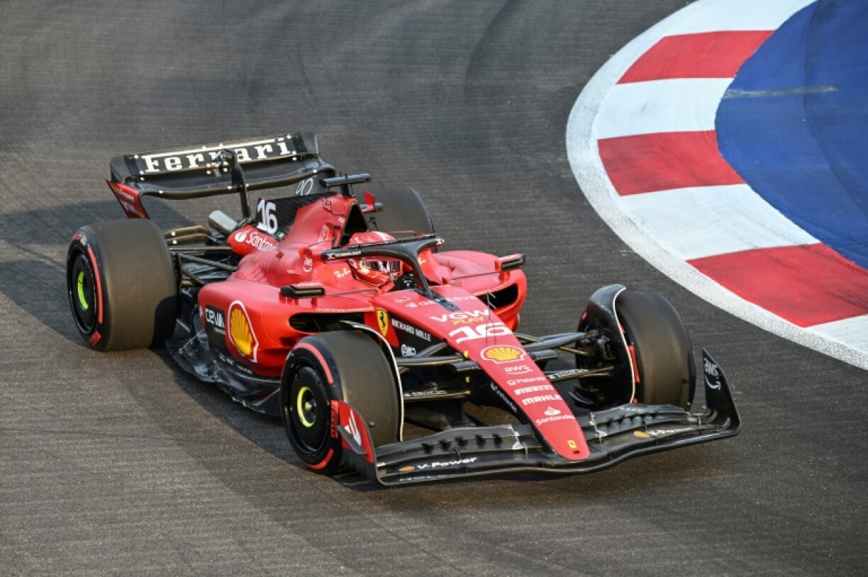 Le pilote monégasque Charles Leclerc au volant de sa Ferrari lors d'une séance d'essais du GP de Singapour, le 15 septembre 2023