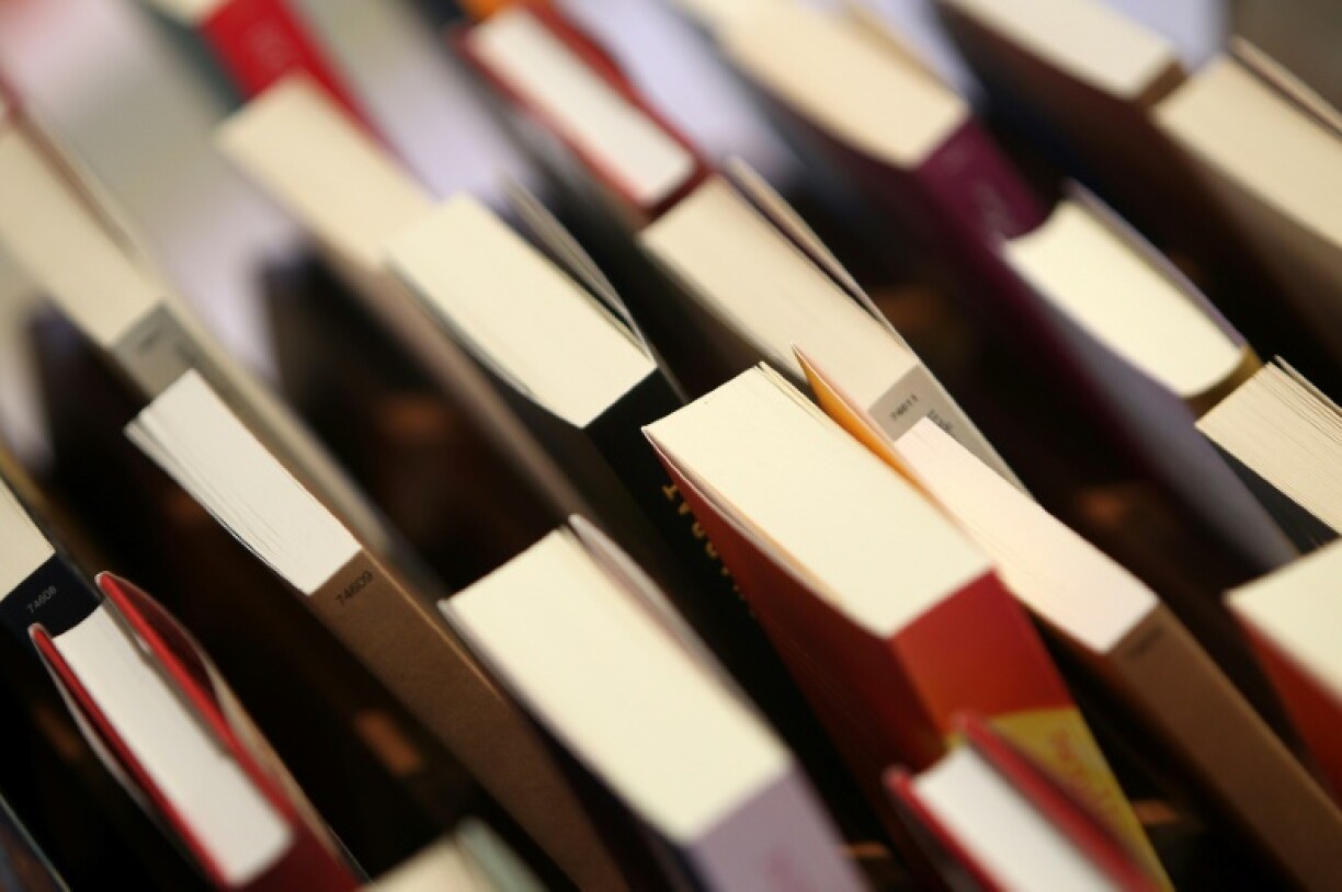 Cinq finalistes restent en lice pour le prix Goncourt des lycéens, très prescripteur en termes de ventes, qui est traditionnellement annoncé à Rennes où ce petit frère du Goncourt a été créé en 1988