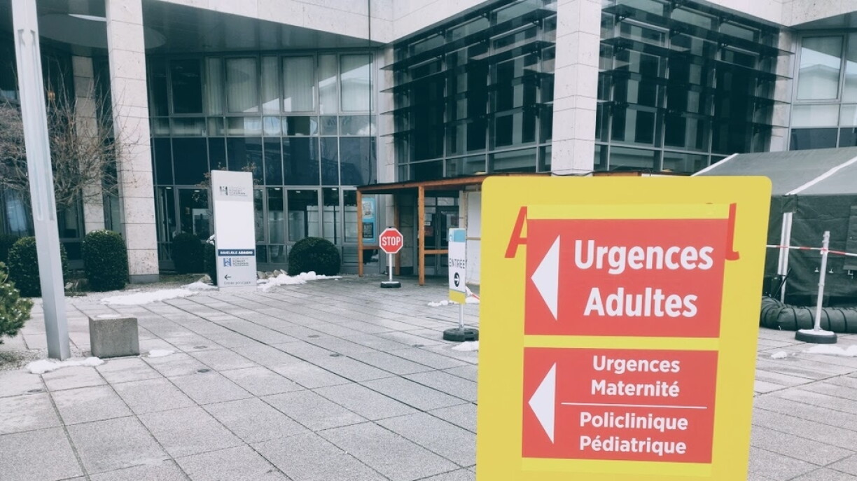 La signalétique devant l'hôpital du Kirchberg
