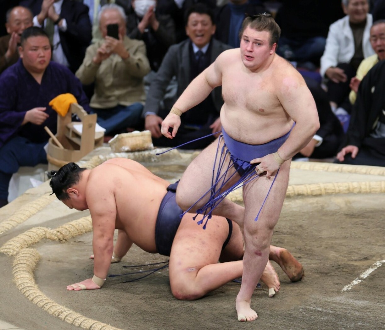 Danylo Yavhusishyn (R), known by his Japanese ring name Aonishiki Arata, is the first Ukrainian to win a sumo tournament