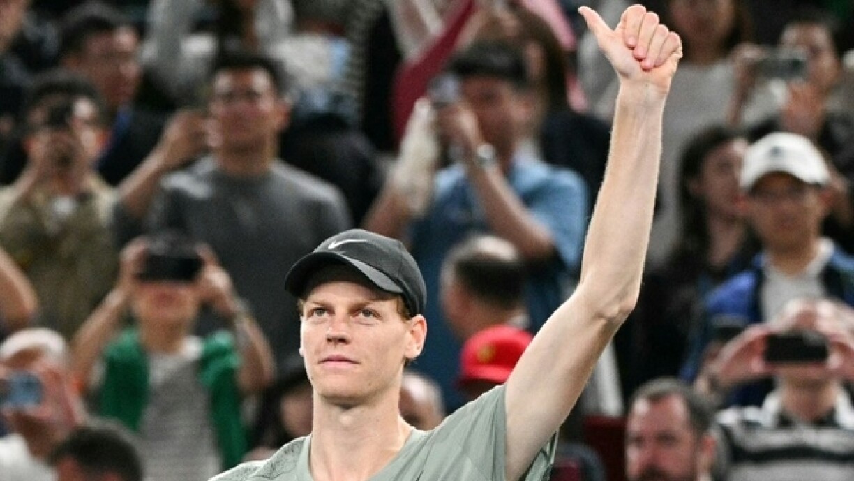 L'Italien Jannik Sinner après sa victoire en finale du Masters 1000 de Shanghai face au Serbe Novak Djokovic, le 13 octobre 2024