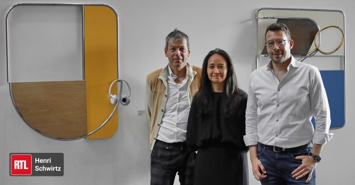 D'Gewënnerin Hisae Ikenaga vum LEAP Präis 2022 an der RTL City- nieft Alex Reding a Christophe Goossens