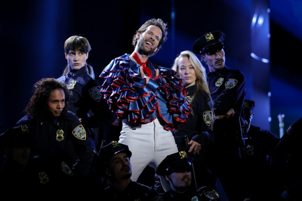 L'acteur Benjamin Lavernhe (C) lors de la 51e édition de la cérémonie des César à l'Olympia à Paris le 26 février 2026