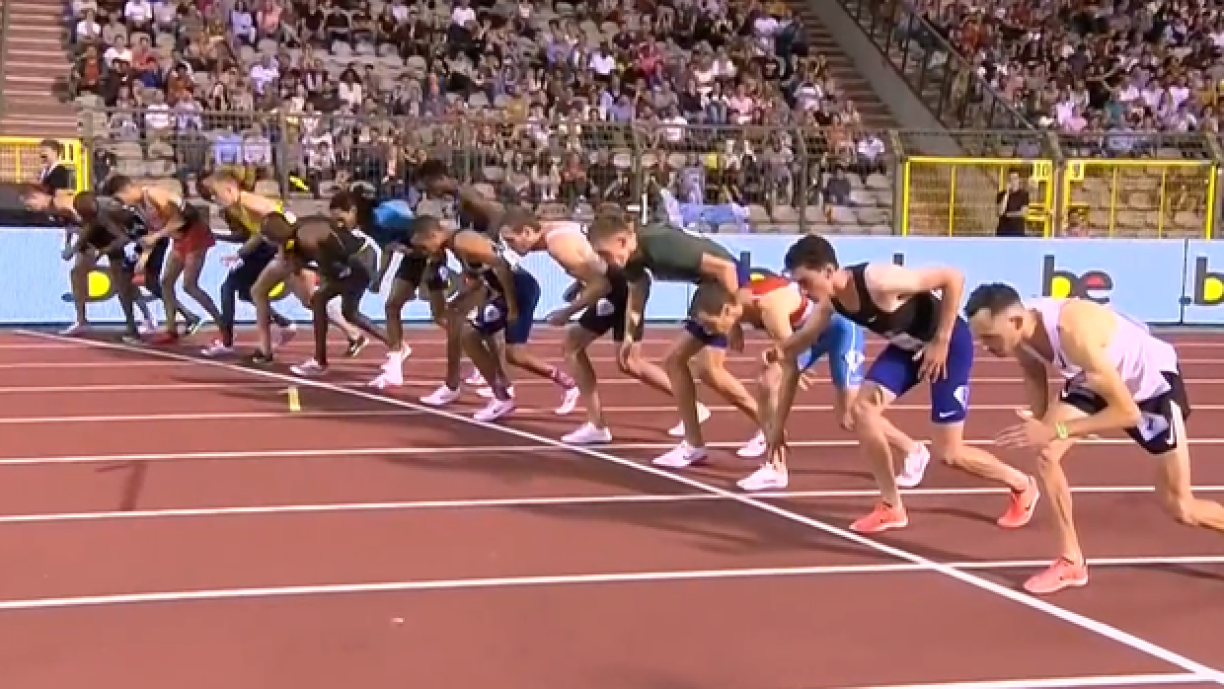 De Start vun der 1500-Meter-Course