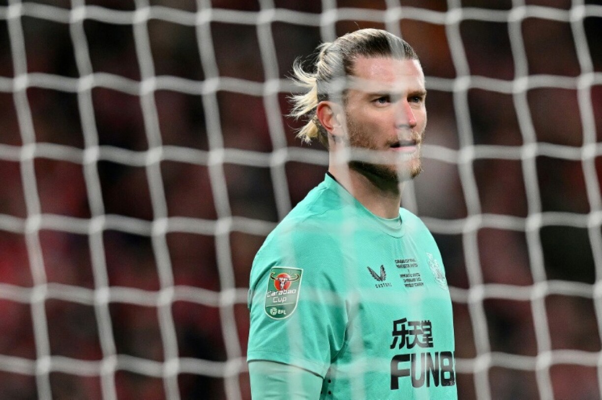 Le gardien de but de l'équipe de football de Newcastle Loris Karius lors de la finale de la Coupe de la Ligue anglaise perdue 2-0 contre Manchester United au stade de Wembley le 26 février 2023.