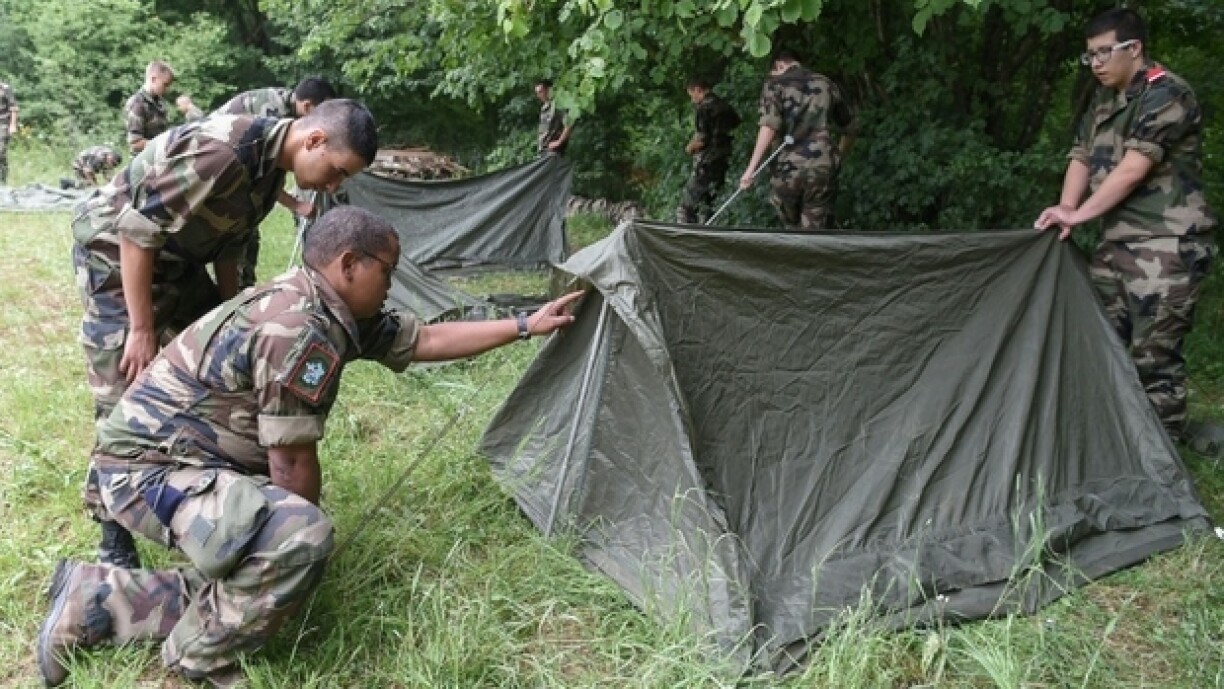 Emmanuel Macron pourrait annoncer dans les prochains jours l'instauration d'un service militaire volontaire en France, un projet à l'étude depuis plusieurs mois