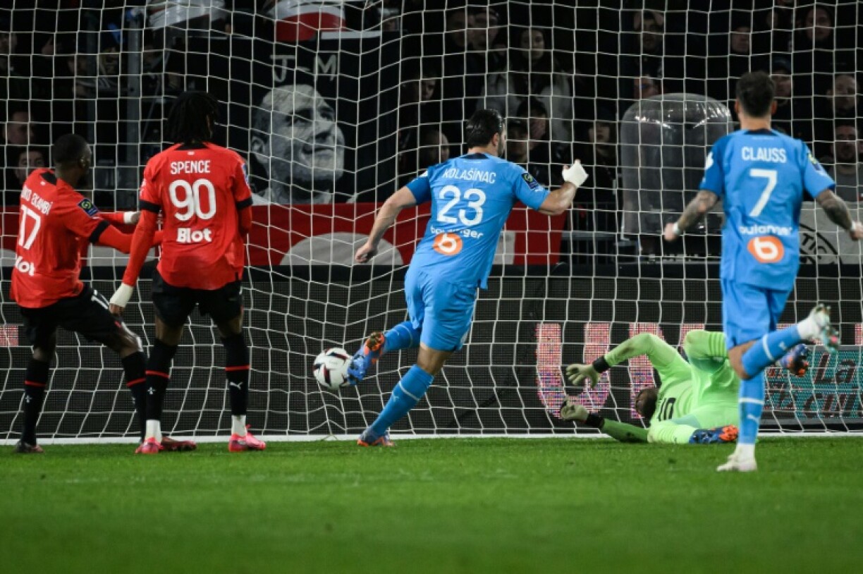 Le Marseillais Sead Kolasinac buteur contre Rennes au Roazhon Park, le 5 mars 2023