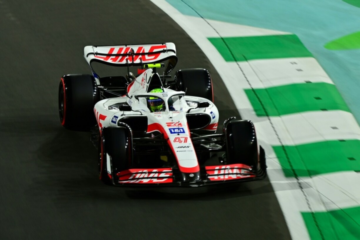 Le pilote allemand Mick Schumacher au volant d'une Haas, seule écurie américaine en F1, le 26 mars 2022 lors du GP d'Arabie saoudite à Jeddah