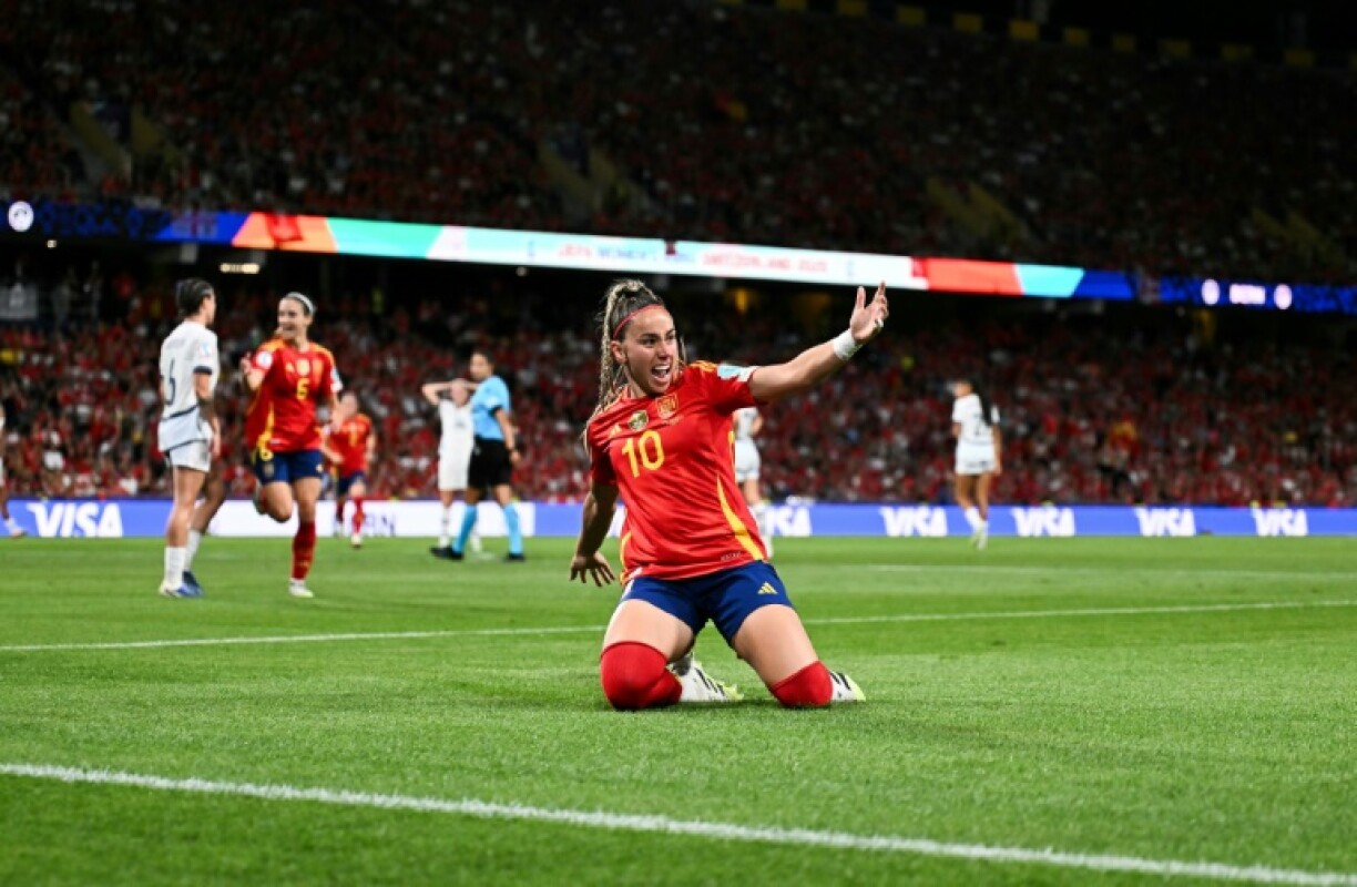 Spanish forward Athenea del Castillo celebrates after opening the scoring against hosts Switzerland in Bern