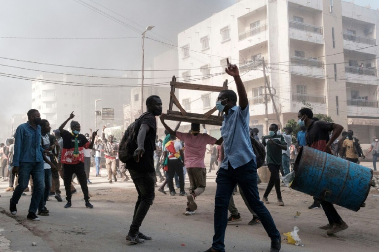 Heurts entre police et manifestants à Dakar, le 9 février 2024 au Sénégal