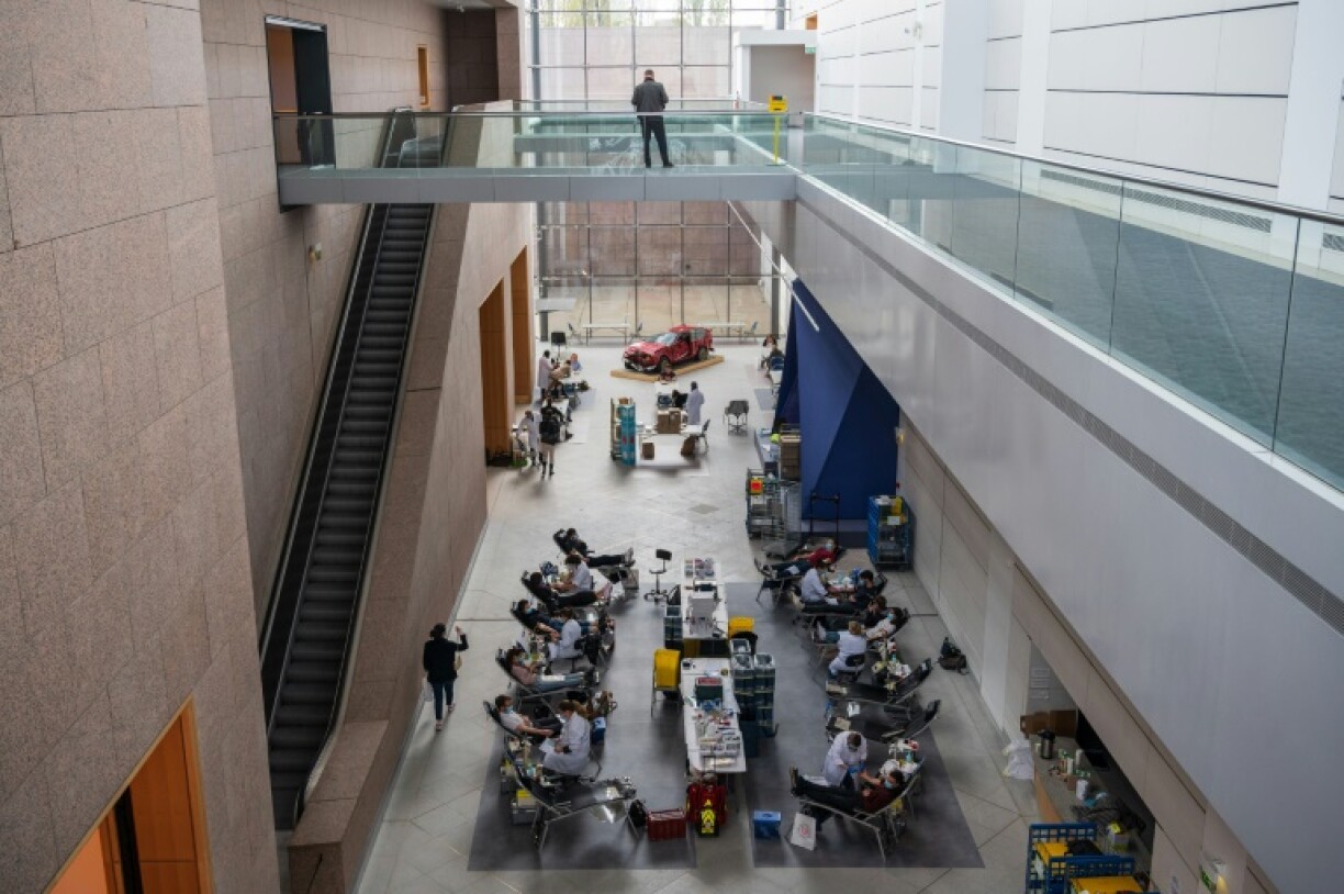 Don de sang au Musée d'art morderne et contemporain de Strasbourg (MAMCS) habituellement fermé en raison de l'épidémie de Covid-19, le 12 avril 2021