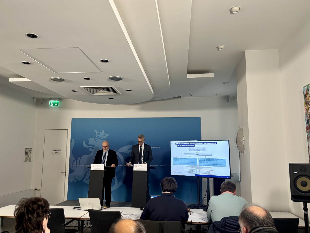 Nodeems de Projet de loi deposéiert war, gouf en der Presse presentéiert.