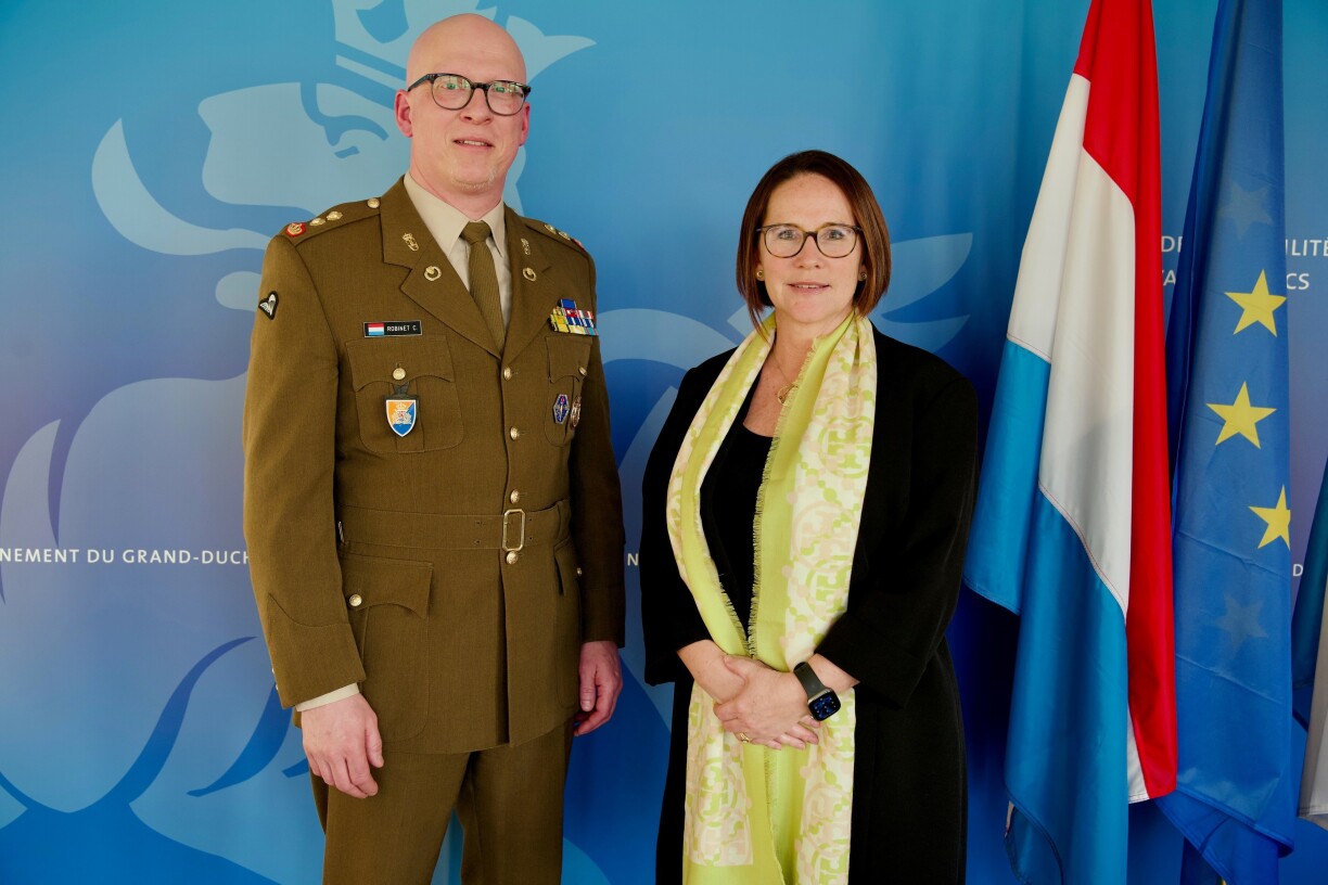 D'Defenseministesch Yuriko Backes mam zukünftege Chef d'état-major vun der Lëtzebuerger Arméi Claude Robinet