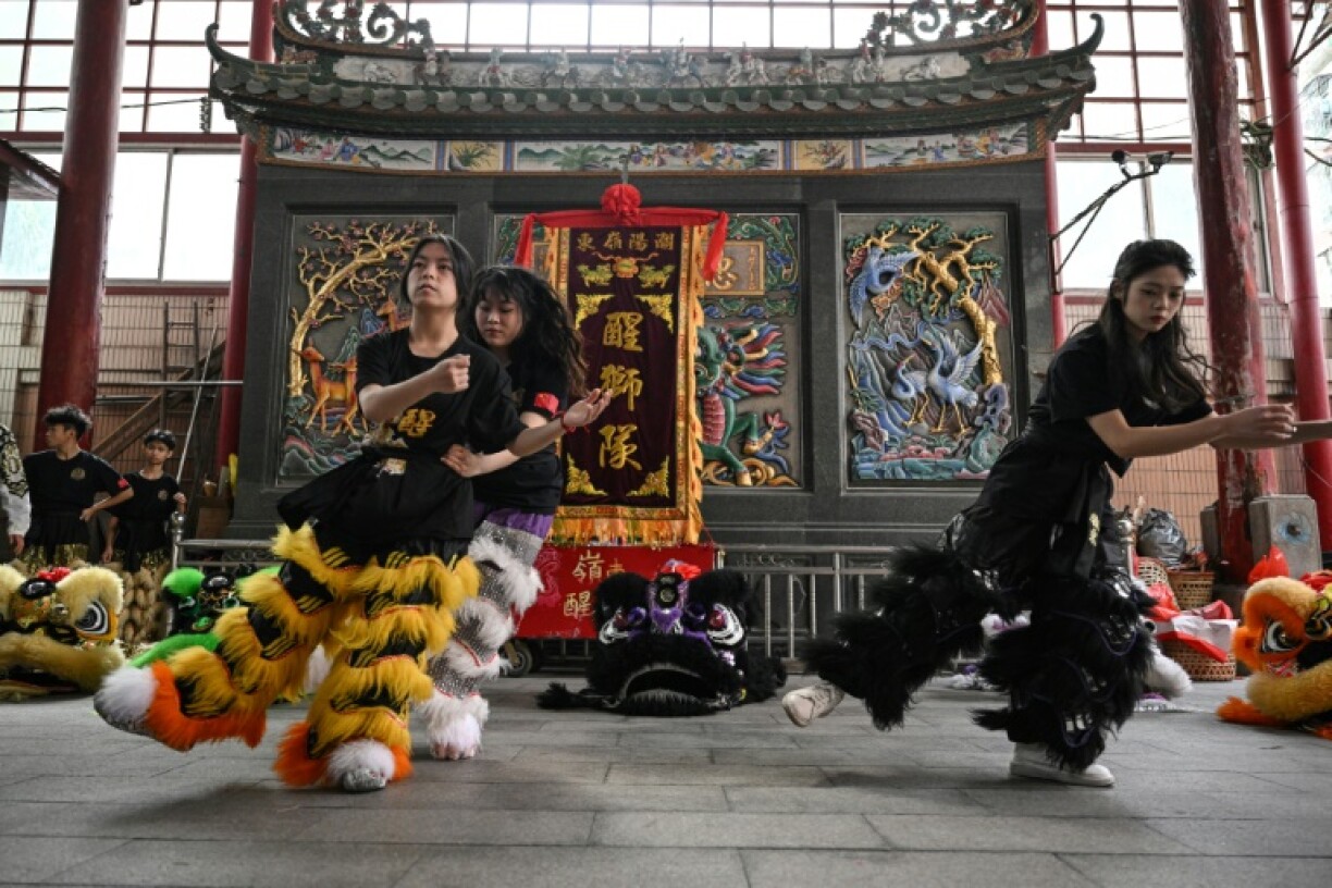 Lin said she sees the participation of girls as a way 'to combine masculine strength and feminine grace'