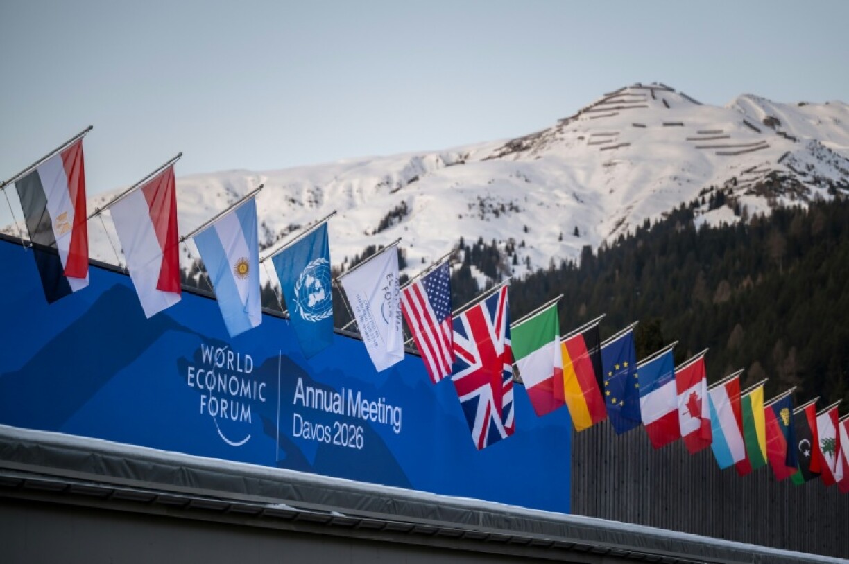 Le Forum économique de Davos va offrir mardi une tribune aux dirigeants européens à la veille de l'arrivée dans la station suisse de Donald Trump, qui les menace au Groenland