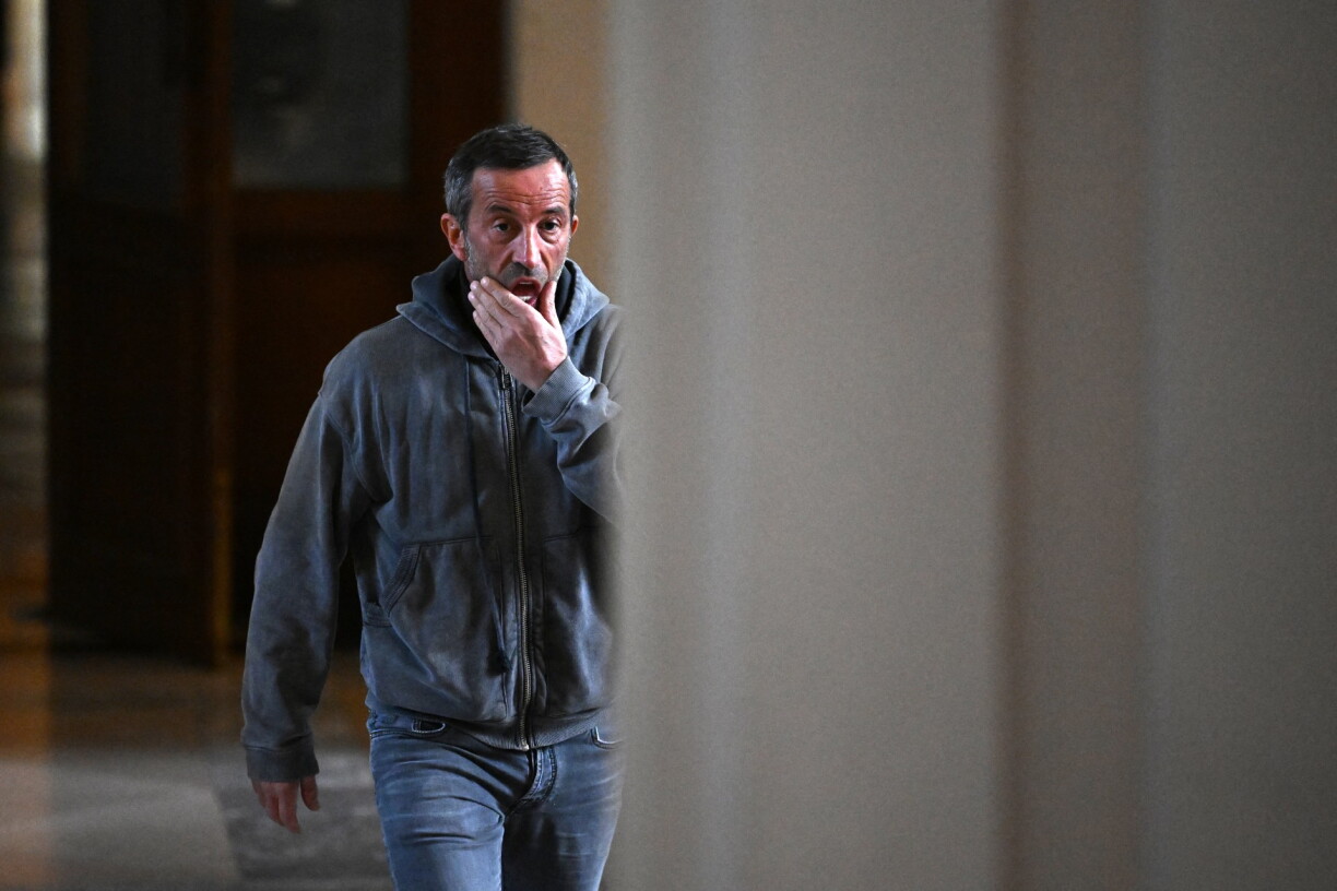 Antonio Ferrara à son arrivée au tribunal de Bruxelles en mars 2026.