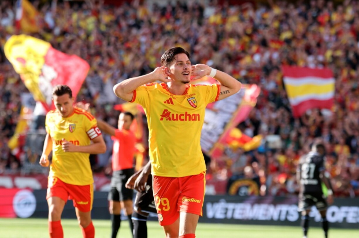 Le Lensois Franjo Ivanovic célèbre son but contre Auxerre, lors d'une victoire comptant pour la 1re journée de Ligue 1, le 22 août 2026 à Lens