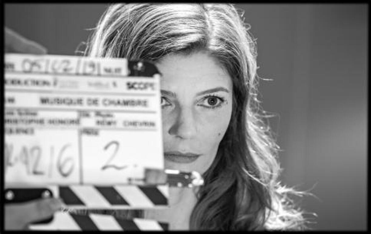 Chiara Mastroiani lors du tournage de Chambre 212