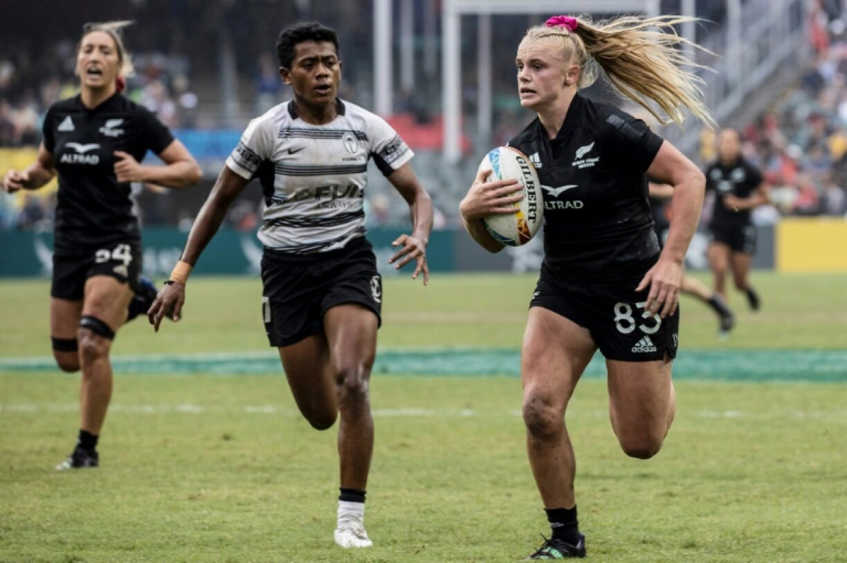 New Zealand's Jorja Miller (R) has been one of the leading players at the Women's Rugby World Cup