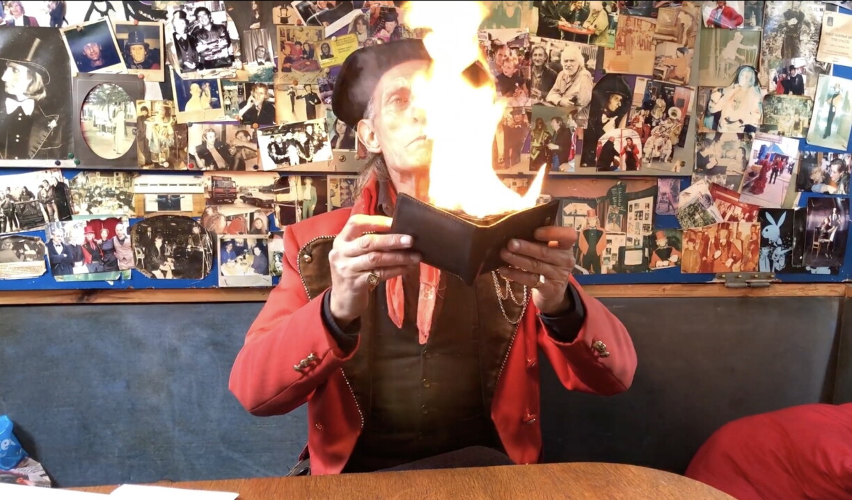 Gilbert, saltimbanque et magicien à la foire du parc Kinnekswiss