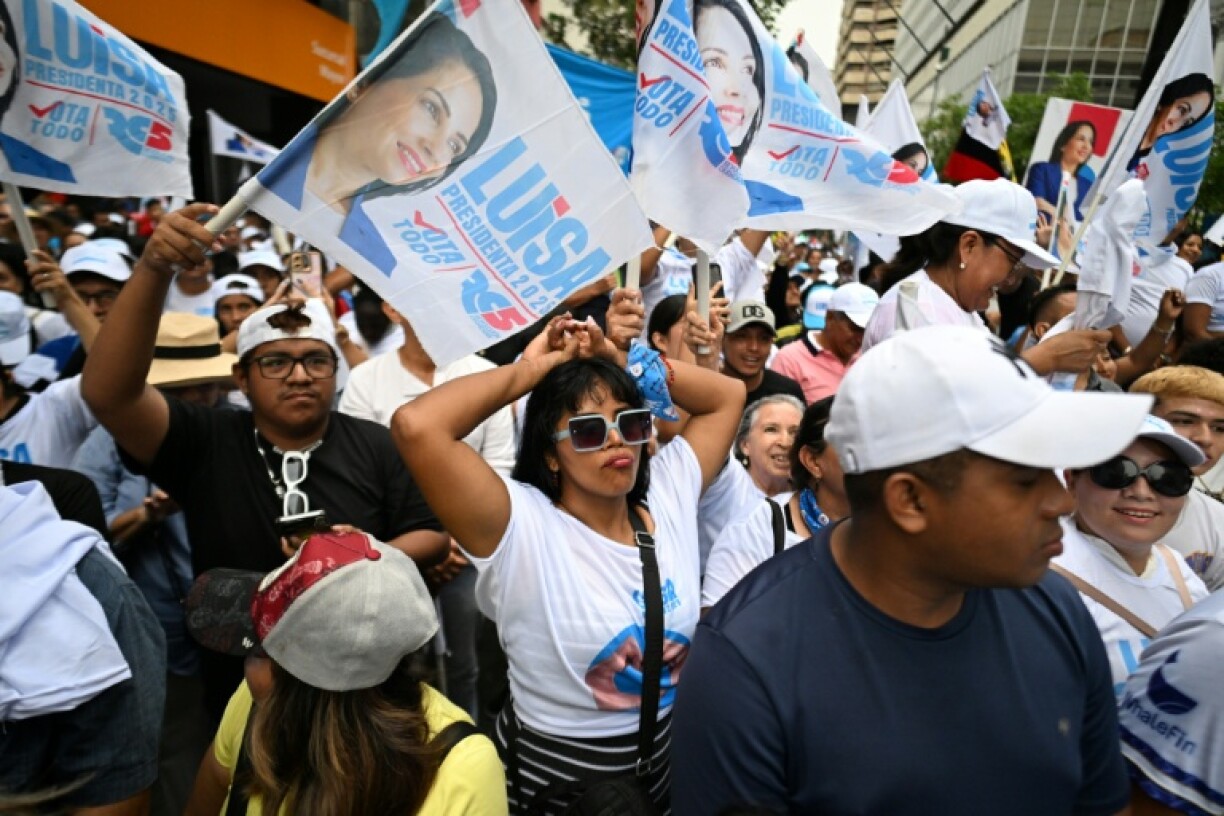 Supporters of Ecuador's presidential candidate for the Citizen Revolution Movement (Movimiento Revolución Ciudadana), Luisa González, shout slogans during her campaign closing rally in Guayaquil, Guayas province, Ecuador on February 6, 2025.